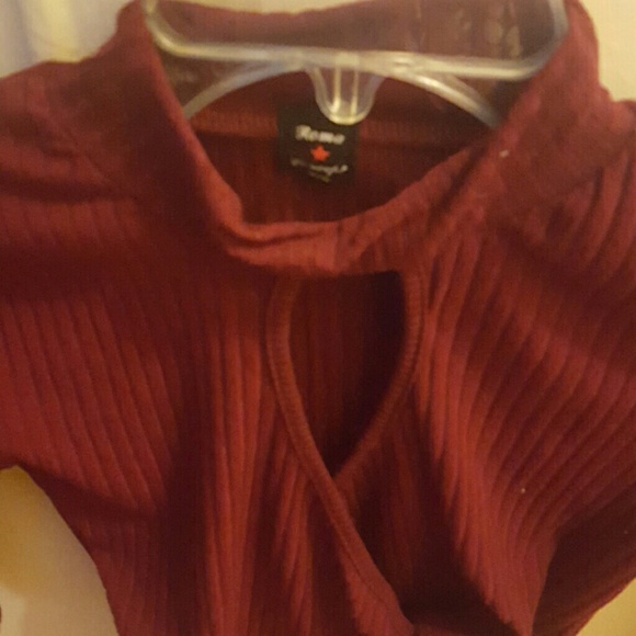 Crop top - Picture 2 of 2